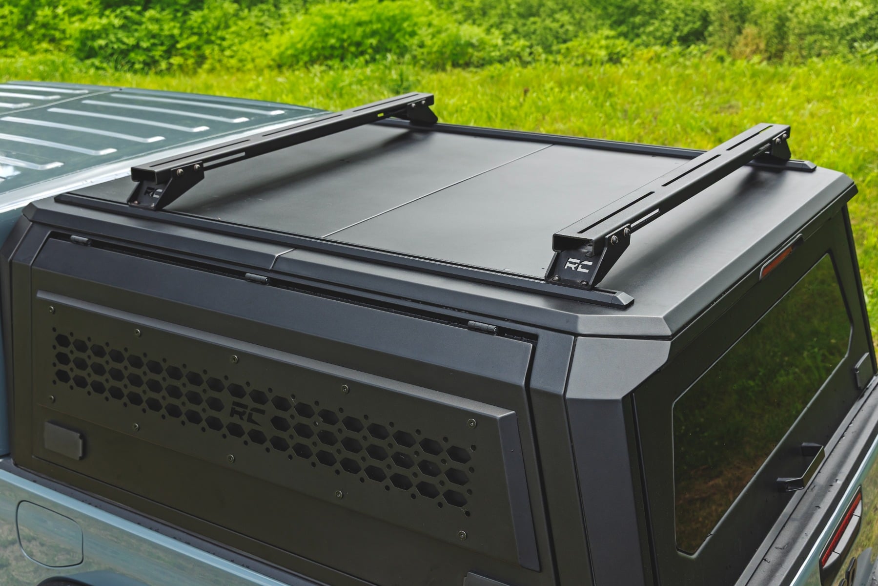 Adjustable Crossbars | Universal T-Slot | Bed Cap — view 4