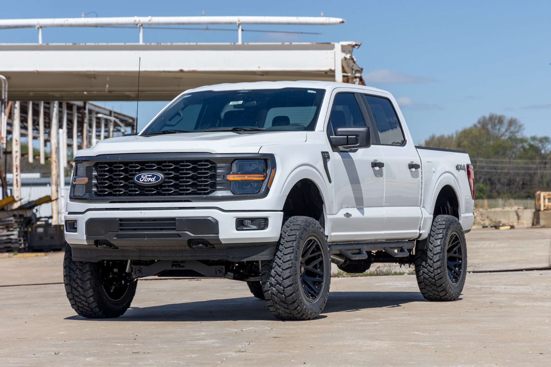 Rough Country 6 Inch Lift Kit | Vertex | Ford F-150 4WD (2021-2026) view 2