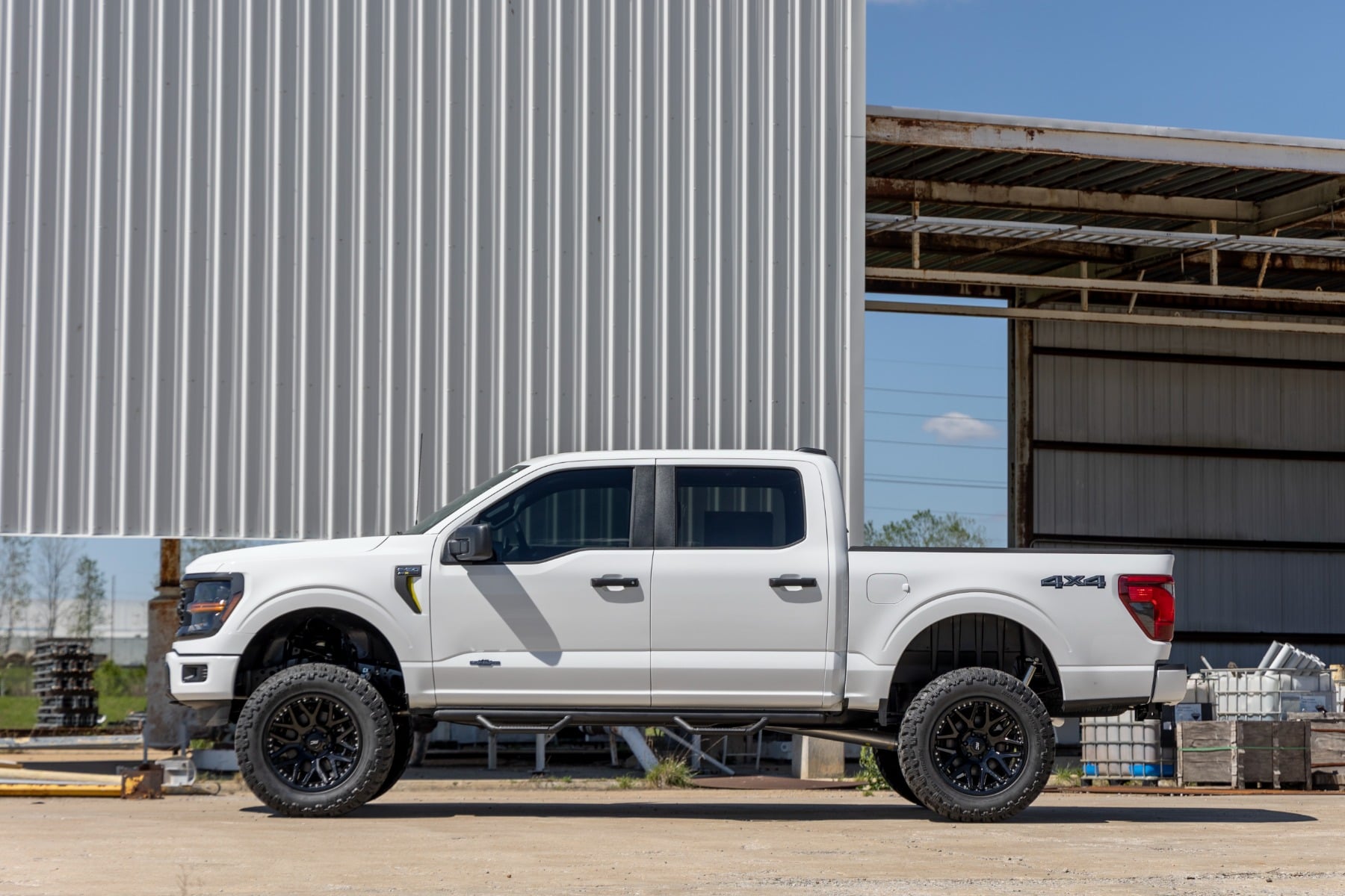 Rough Country 6 Inch Lift Kit | M1 Struts/M1 | Ford F-150 4WD (2021-2026) view 4