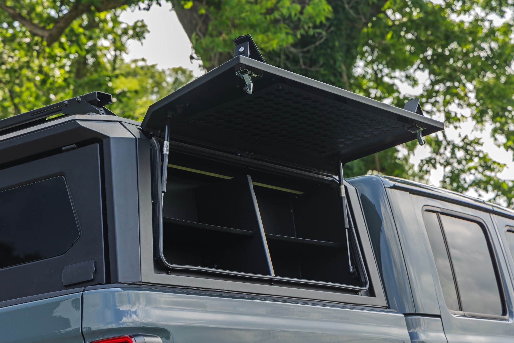 Molle Panel Kit |  Bed Cap Door | Jeep Gladiator JT (2020-2026) — view 6