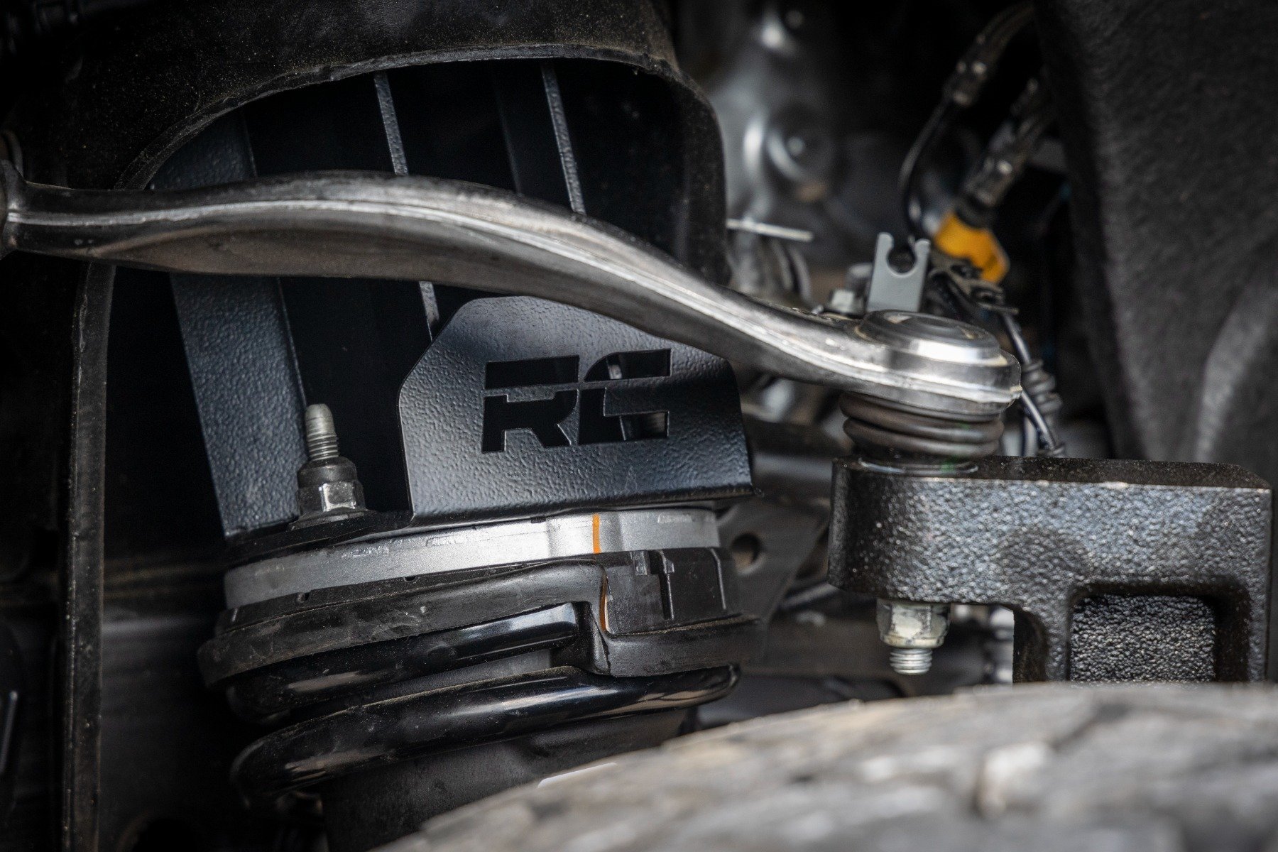 6 Inch Lift Kit | Adaptive Ride Control | Chevy/GMC Sierra 1500 (19-24)/Silverado 1500 (21-24) — view 2