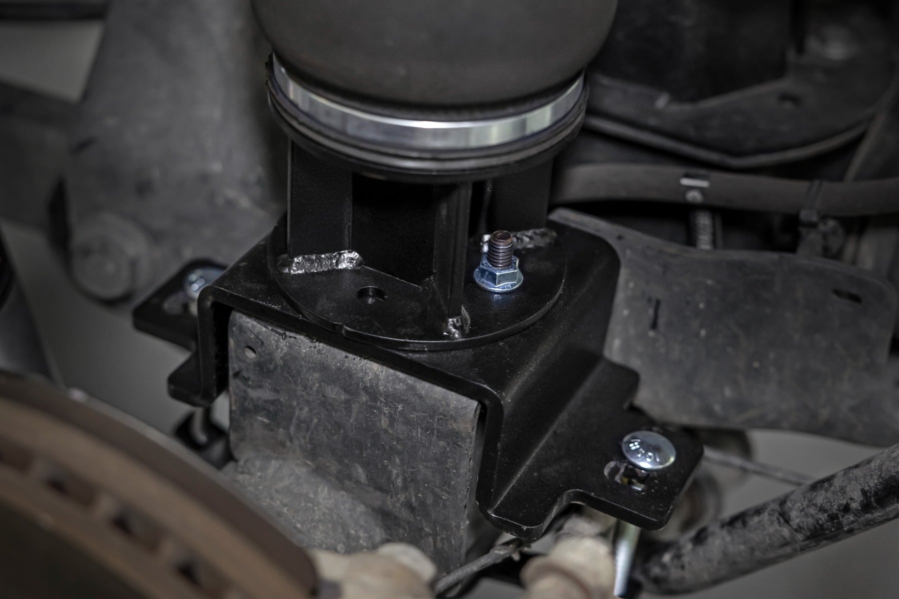 Air Spring Kit w/compressor | Ram 2500 2WD (2014-2026) view 6