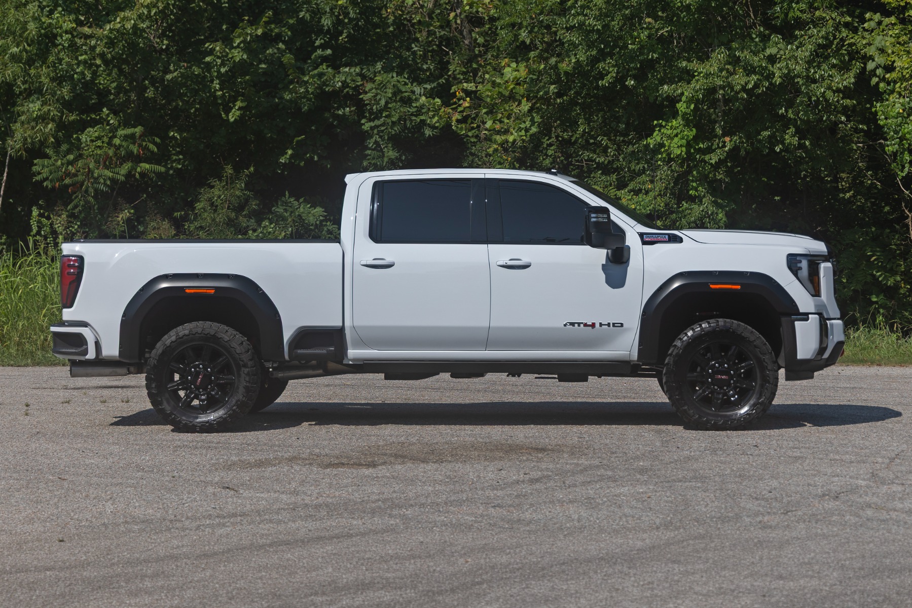 Pocket Fender Flares | GAZ Summit White | GMC Sierra 2500 HD/Sierra 3500 HD (20-26) — view 6