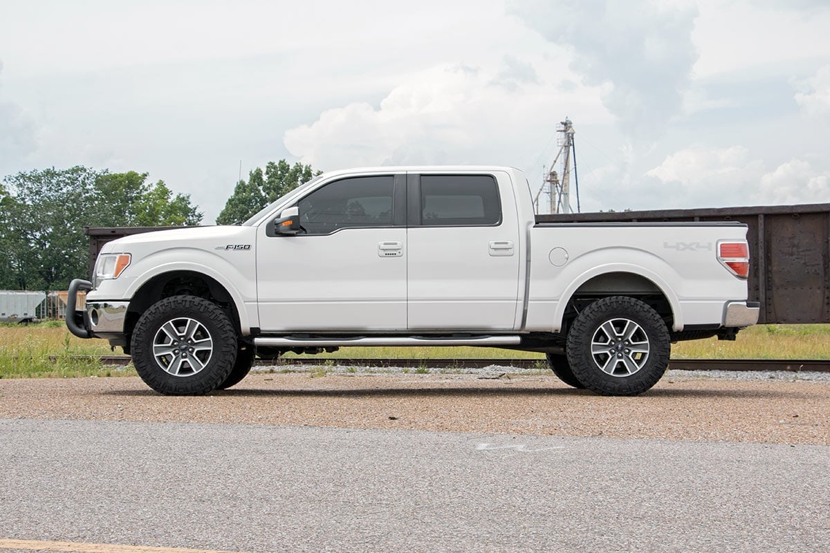 Rough Country 3 Inch Lift Kit | M1 Struts | Ford F-150 4WD (2009-2013) view 4