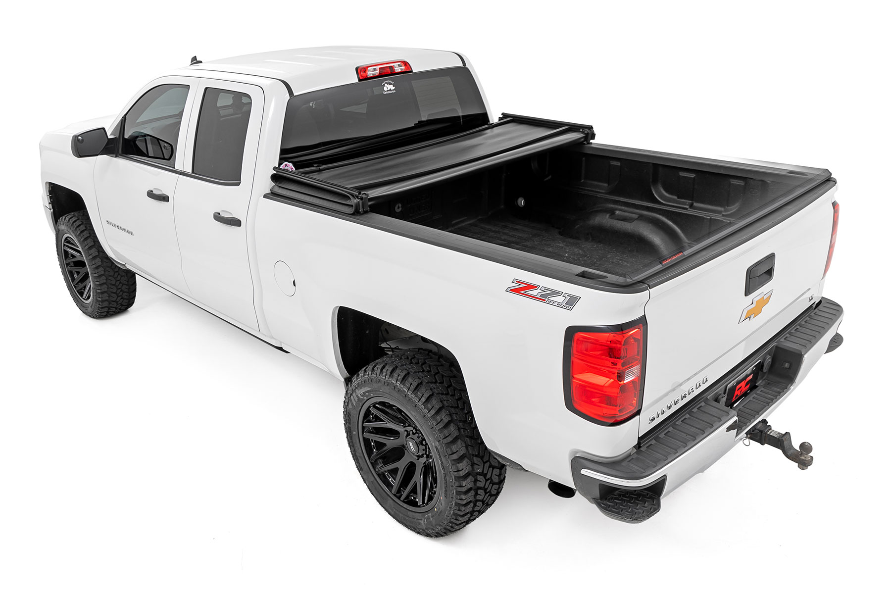 Soft Tri-Fold Bed Cover | 6'7" Bed | Chevy/GMC 1500/2500HD/3500HD (14-19 & Classic) — view 3