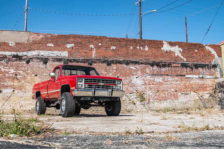 4 Inch Lift Kit | 56 Inch Rear Springs | Chevy/GMC 3/4-Ton Suburban/C25/K25 Truck (73-76) — view 4