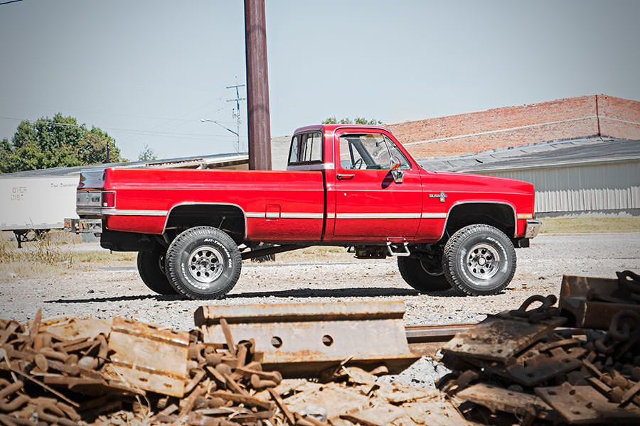 4 Inch Lift Kit | 56 Inch Rear Springs | Chevy/GMC 3/4-Ton Suburban/C25/K25 Truck (73-76) — view 3