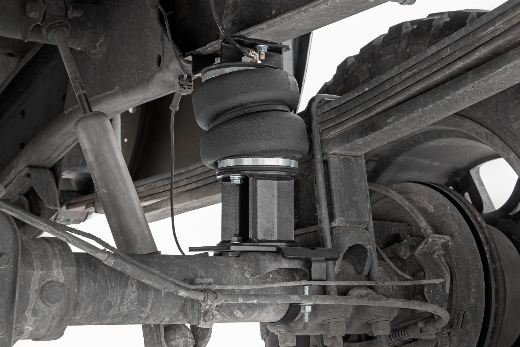Air Spring Kit | 6 Inch Lift Kit | Chevy/GMC 2500HD (01-10) — view 5