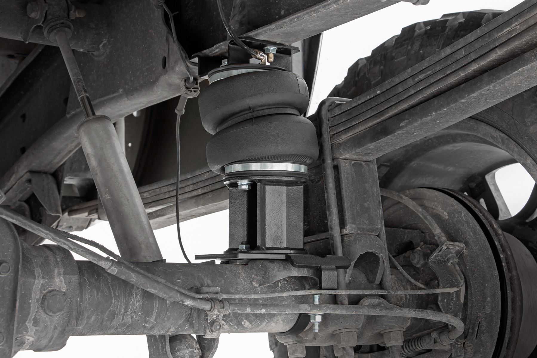 Air Spring Kit w/compressor | Wireless Controller | 6 Inch Lift Kit | Chevy/GMC 2500HD (01-10) view 5