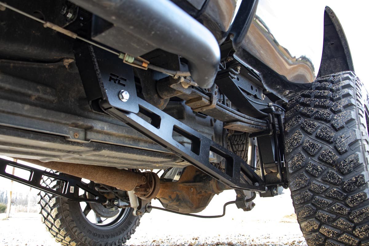 Traction Bar Kit | Inverted U-bolts | 0-6 Inch | Ford F-250 Super Duty (08-16) — view 3