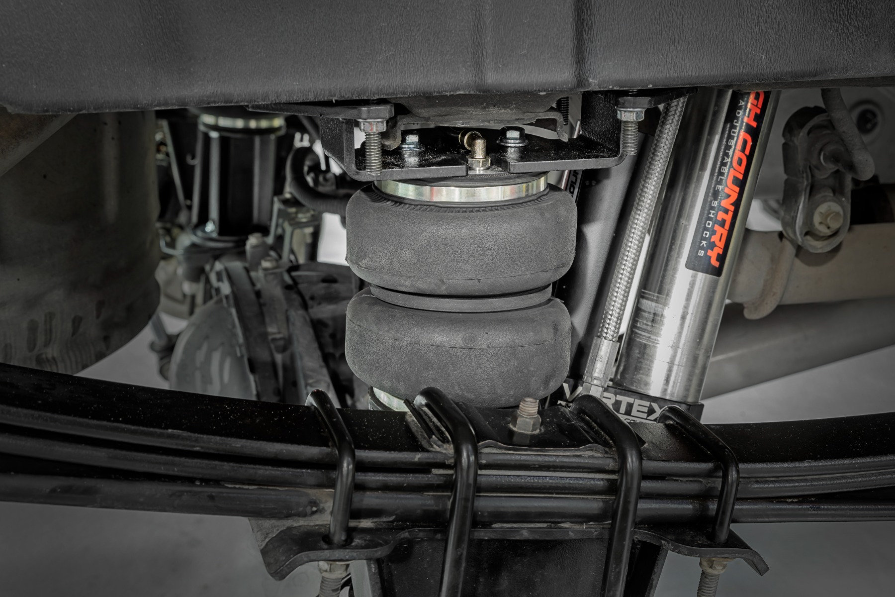 Air Spring Kit | Chevy/GMC Sierra 1500 (19-26)/Silverado 1500 (19-26) — view 2