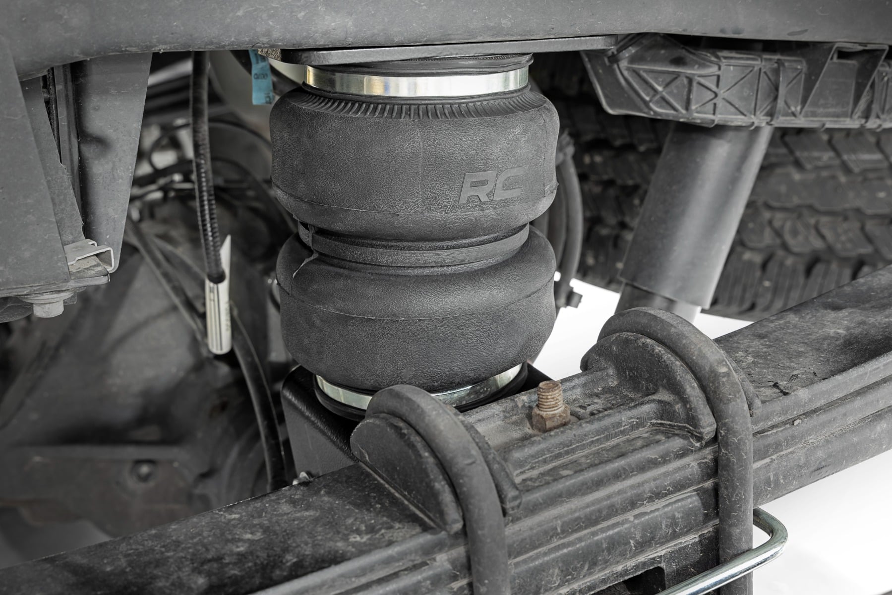 Air Spring Kit | 3-6" Lifts | Ford F-250/F-350 Super Duty 4WD (2017-2022) — view 4
