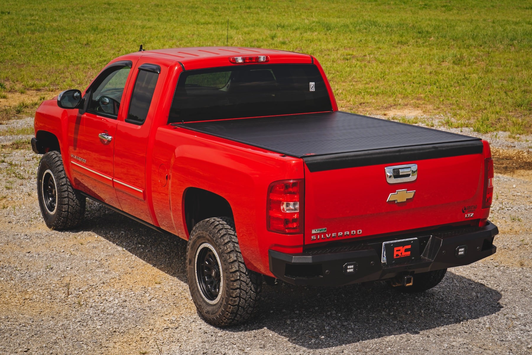 Hard Roll Up Bed Cover | 6'7" Bed | Chevy/GMC Sierra/Silverado 1500 (07-13) — view 6