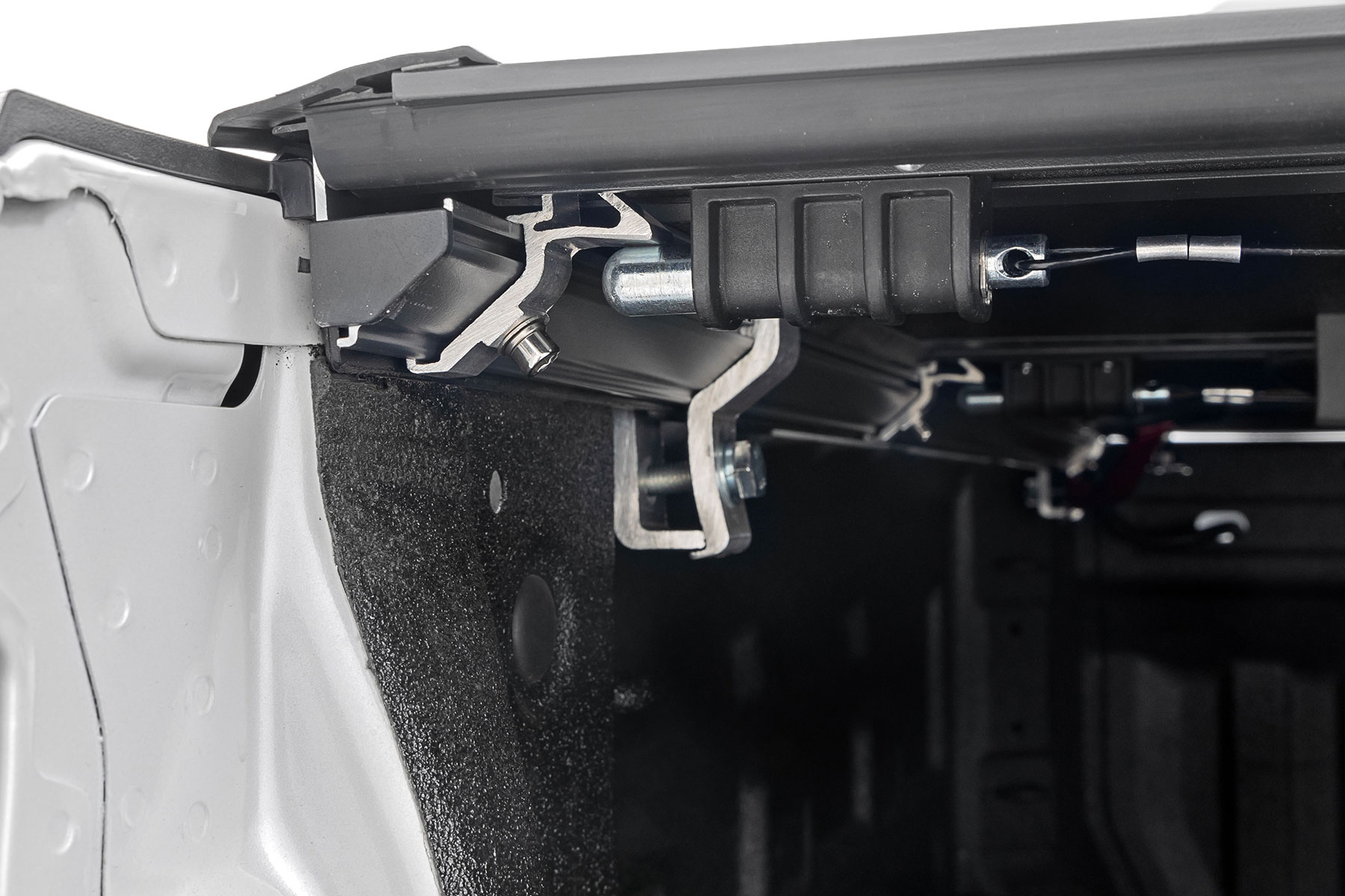 Hard Low Profile Bed Cover | 6'7" Bed | Rail Cap | Chevy/GMC 1500/2500HD/3500HD (14-19 & Classic) — view 4