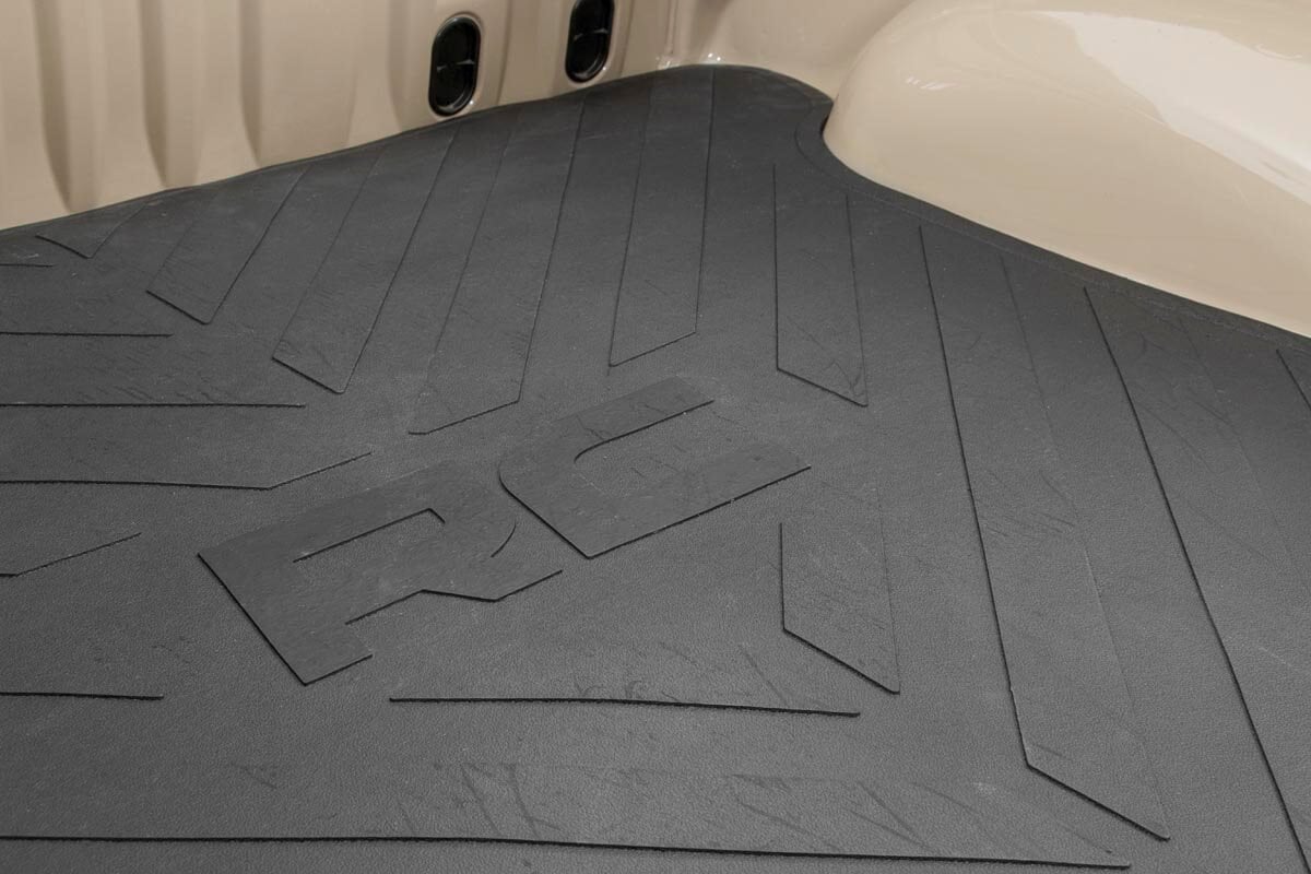 Bed Mat | 8' Bed | RC Logo | Chevy/GMC Sierra 1500 (19-26)/Silverado 1500 (19-26) — view 3