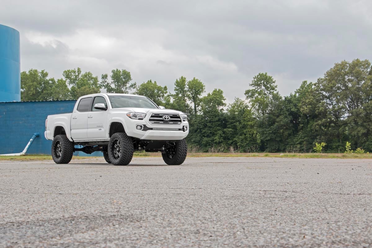 Rough Country 6-inch Suspension Lift Kit for 05-15 Toyota ...