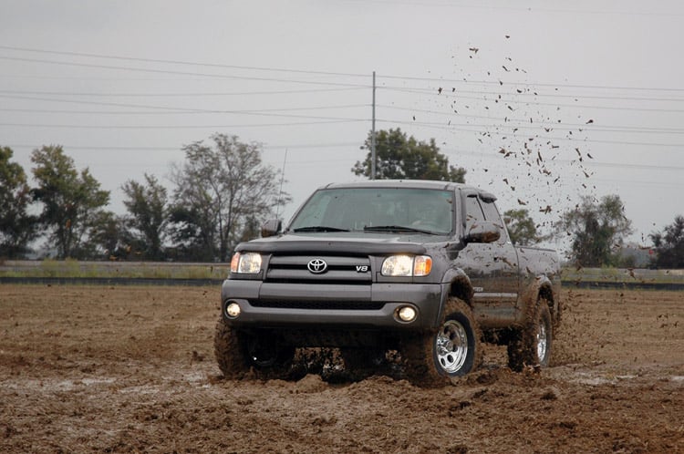 2.5 Inch Lift Kit | M1 Struts/M1 | Toyota Tundra 4WD (2000-2006) — view 3