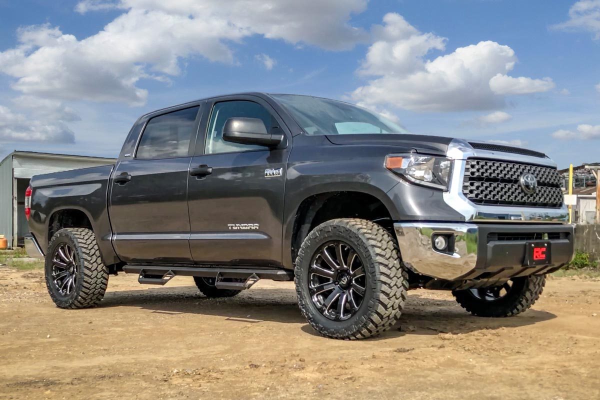 Rough Country 1.75 Inch Leveling Kit | Toyota Tundra 2WD/4WD (2007-2021) view 2