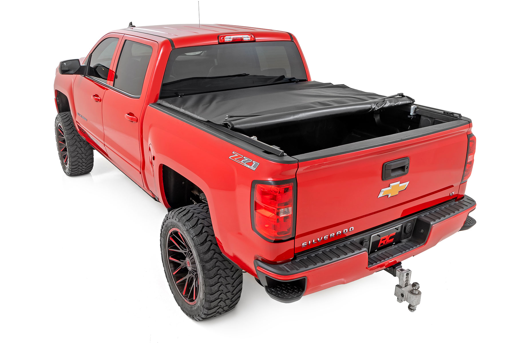 Soft Roll Up Bed Cover | 5'9" Bed | Chevy/GMC 1500 (14-18 & Classic) — view 3